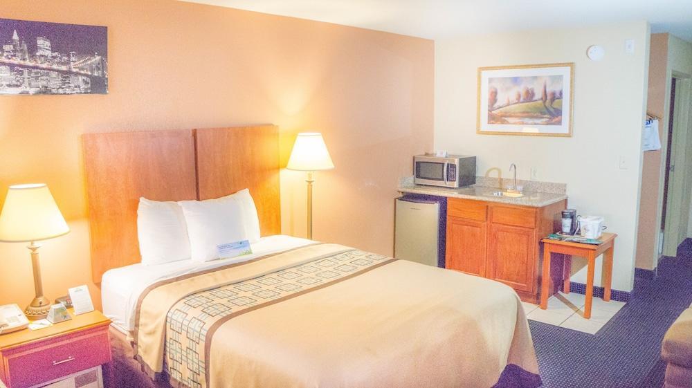 Days Inn & Suites By Wyndham Тибодо Экстерьер фото