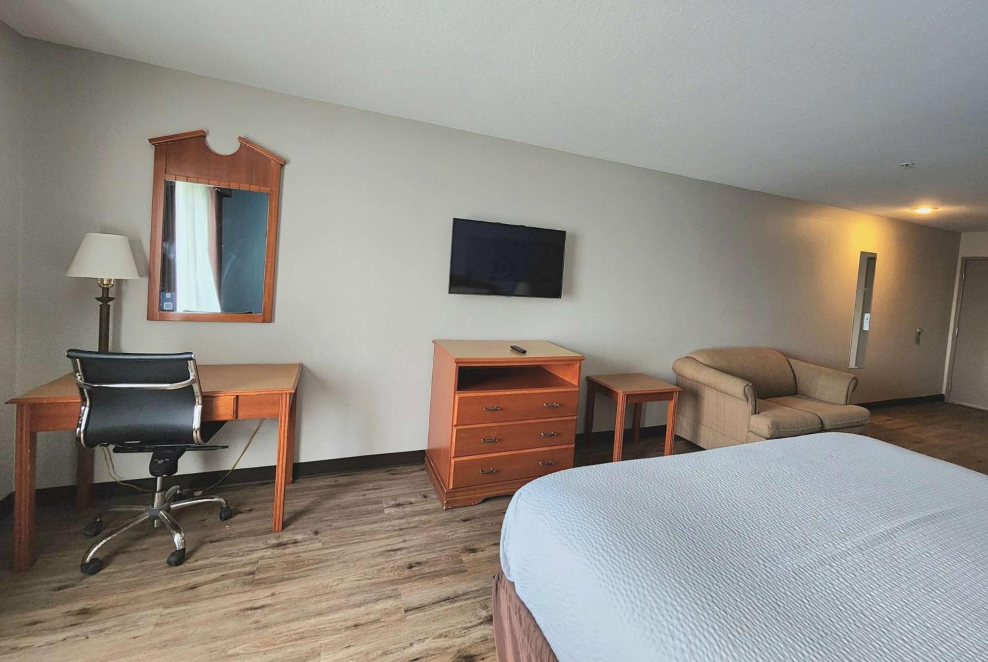 Days Inn & Suites By Wyndham Тибодо Экстерьер фото