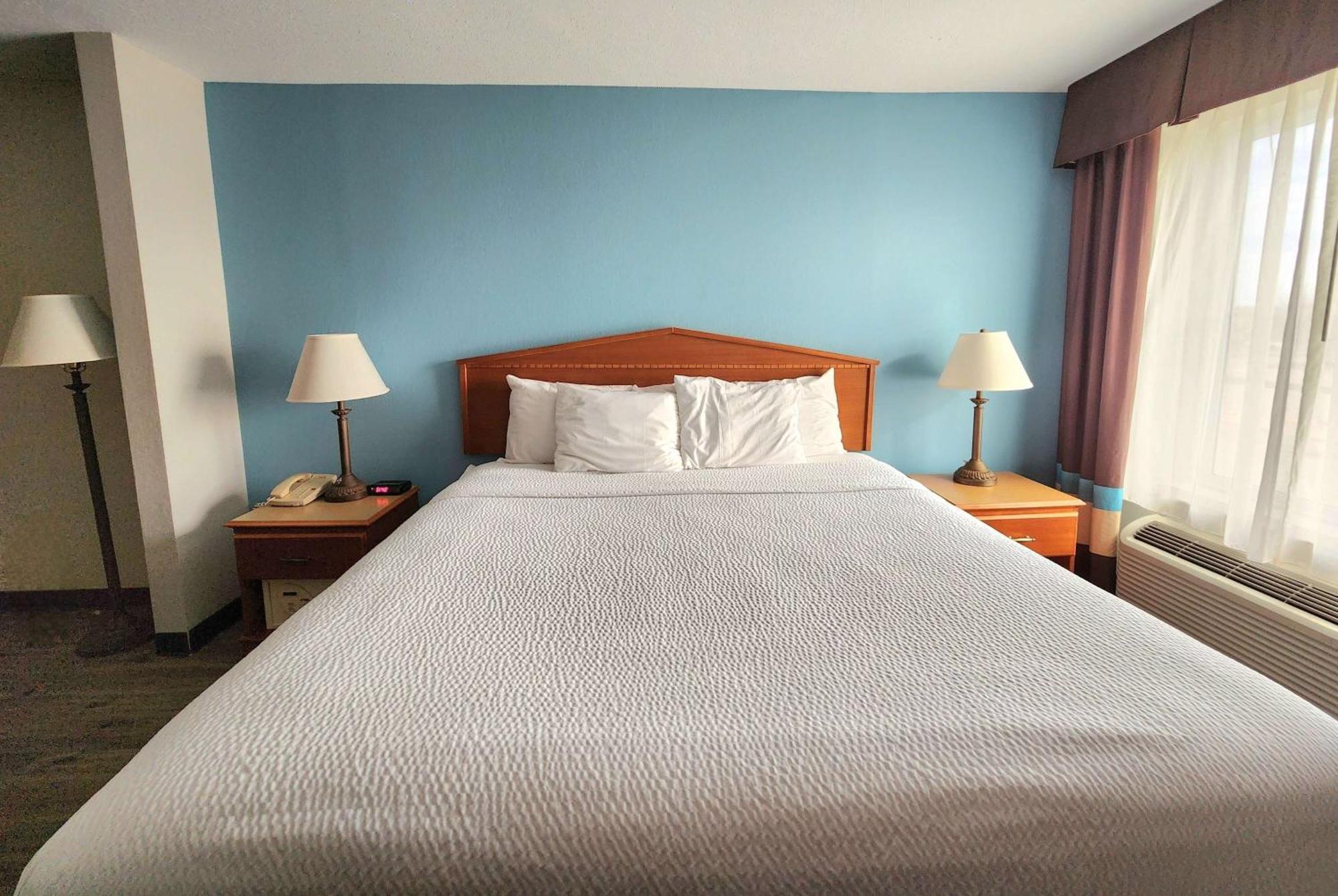 Days Inn & Suites By Wyndham Тибодо Экстерьер фото