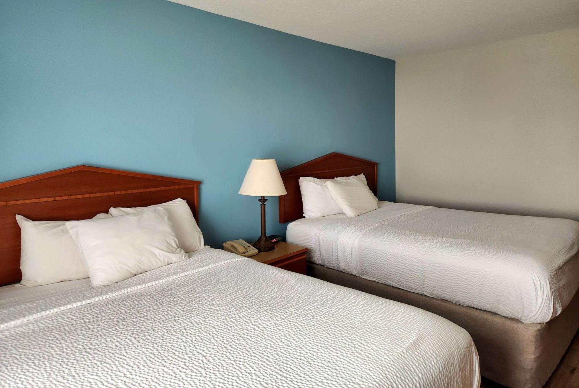 Days Inn & Suites By Wyndham Тибодо Экстерьер фото