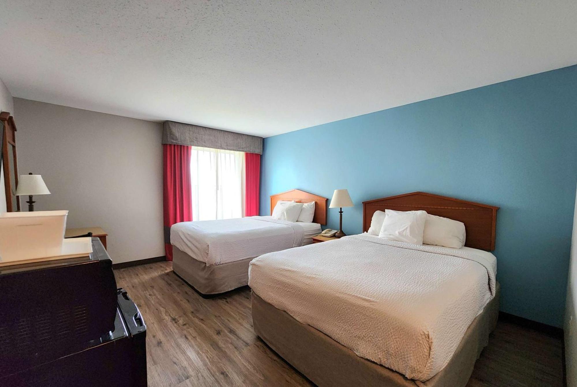 Days Inn & Suites By Wyndham Тибодо Экстерьер фото