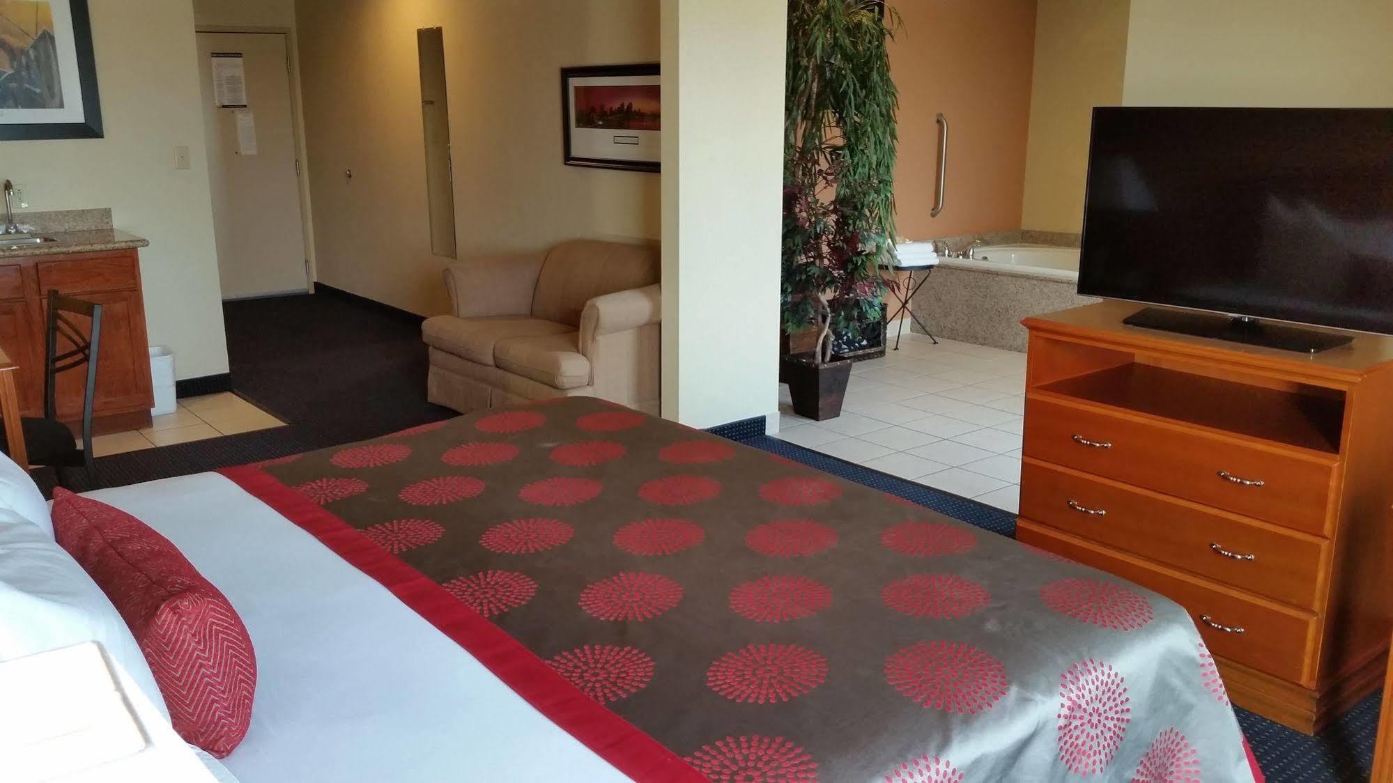 Days Inn & Suites By Wyndham Тибодо Экстерьер фото