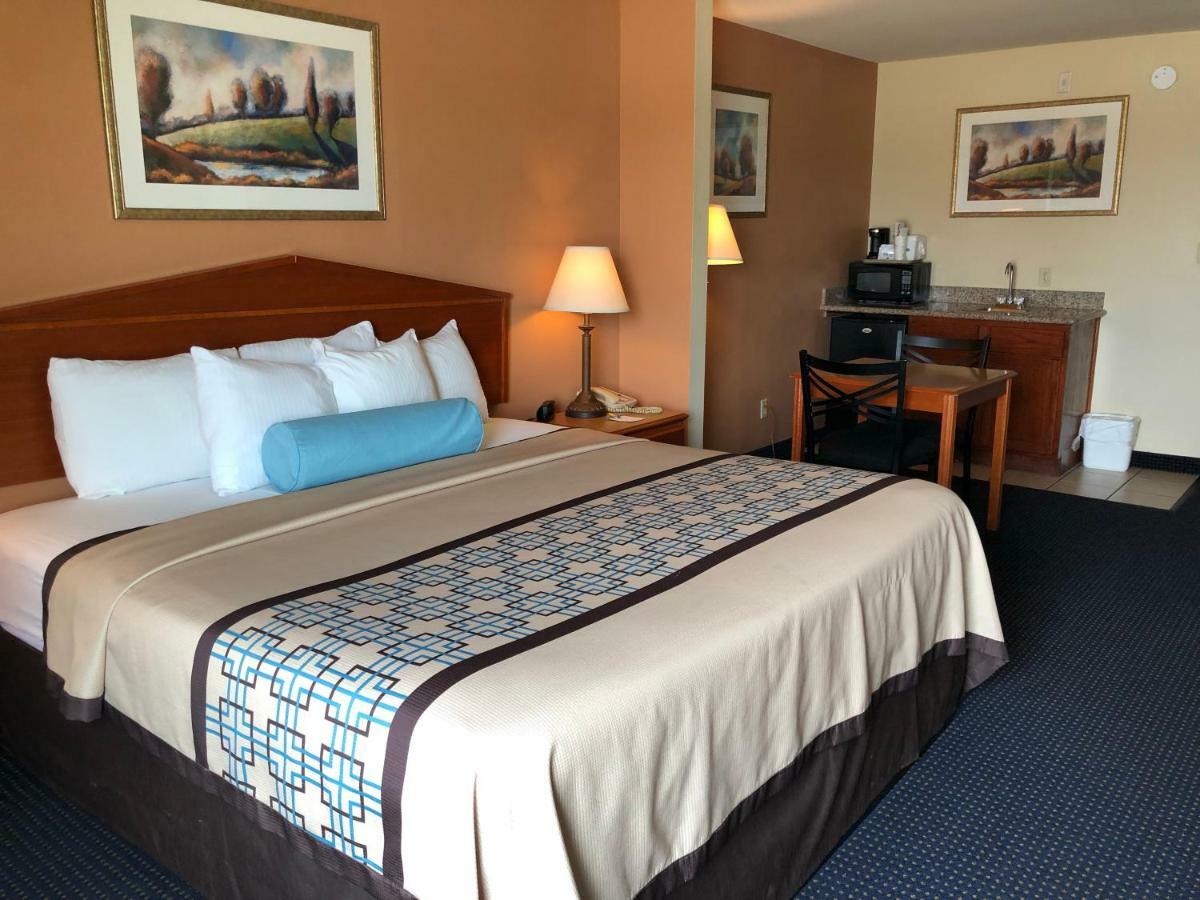 Days Inn & Suites By Wyndham Тибодо Экстерьер фото